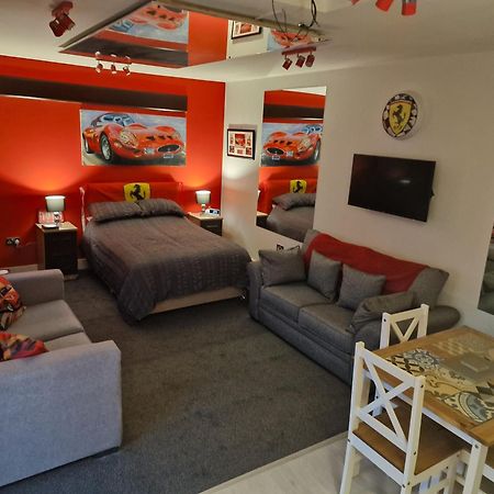 Joiners Arms - Studio Apartments Market Drayton Buitenkant foto