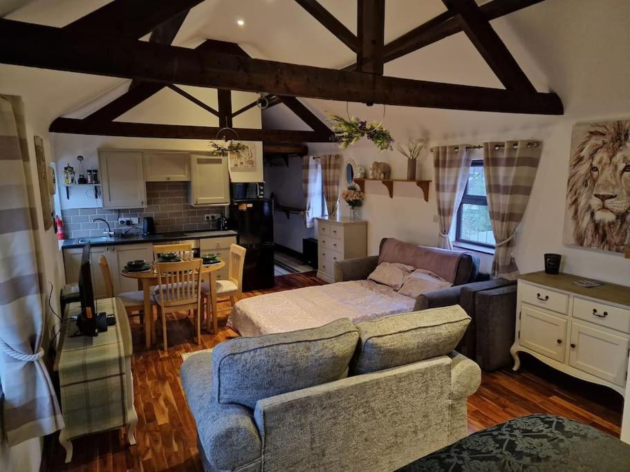 Joiners Arms - Studio Apartments Market Drayton Buitenkant foto