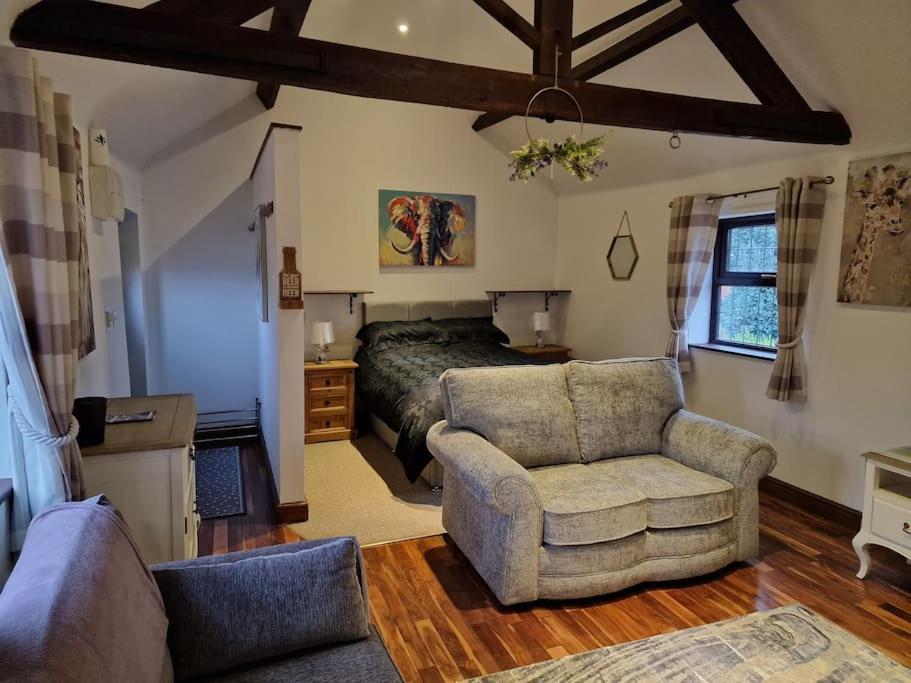 Joiners Arms - Studio Apartments Market Drayton Buitenkant foto