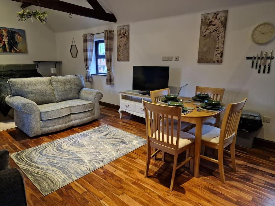 Joiners Arms - Studio Apartments Market Drayton Buitenkant foto