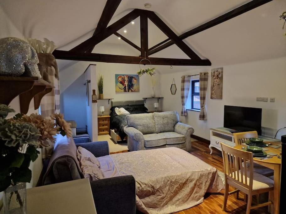 Joiners Arms - Studio Apartments Market Drayton Buitenkant foto